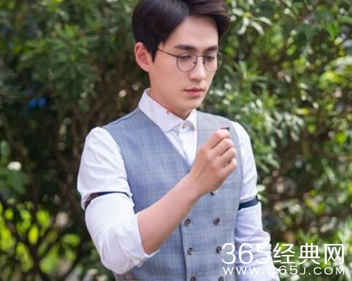 就是个水槽119:一个男人最精致能到什么程度？看看镇魂中的居老师就知道了