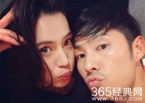 吴建豪婚变抱娃露面