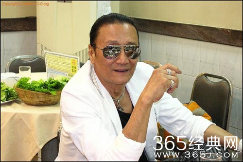 谢贤女友资料大曝光 这段爷孙恋终结束