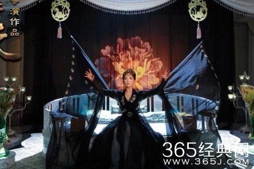 素手遮天帮助苏谷的神秘人是谁？疑似大boss火凤