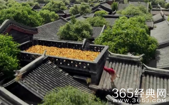 赏影猎人26：邪不压正再搅风云，彭于晏大白天房顶裸奔