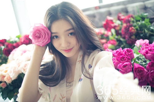 林允回应公开撕脚皮 多名网友被其耿直路转粉