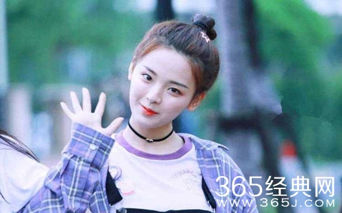 杨超越老板称她像张柏芝 并大赞她360度无死角