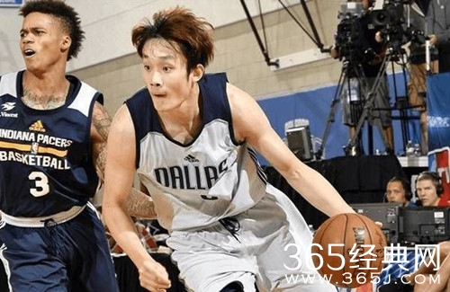 丁彦雨航右膝受伤 表示即便吃止疼药也要打NBA