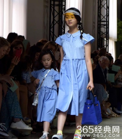 多多李嫣同台走秀 多多李嫣时装周走秀