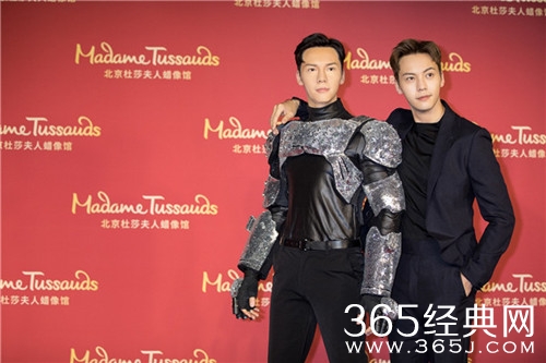 陈伟霆揭幕蜡像 真人蜡像傻傻分不清-