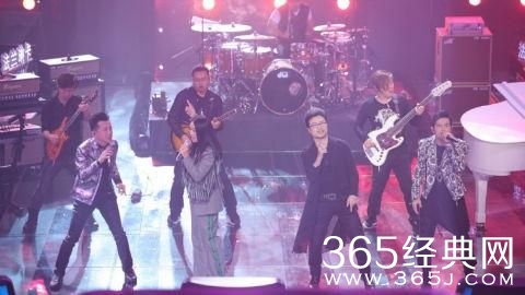 中国新歌声3导师开场秀，熟悉的配方不同的味道