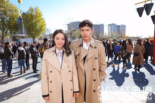 高云翔保释后首次现身 董璇全程陪同