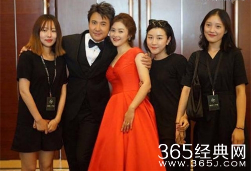 沈腾老婆王琦孕肚首曝光