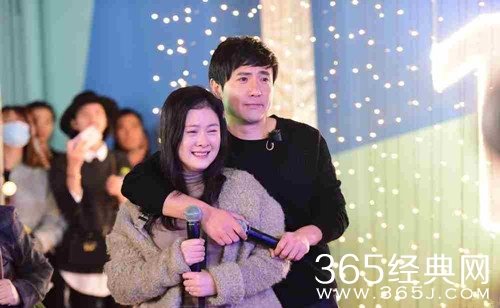 沈腾老婆孕肚大如箩 疑似双胞胎