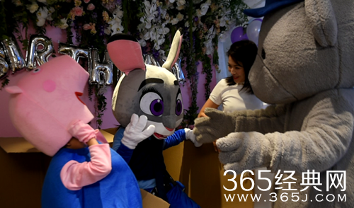 王珂变装庆生刘涛 这是嫁给爱情的样子