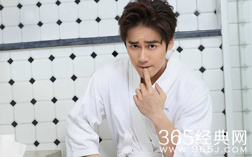 蒋劲夫公开恋情 女友是位日本女孩