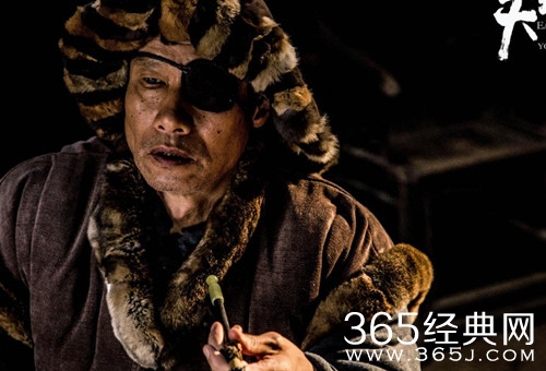 天坑鹰猎老洞狗子结局是什么？进金王大宅后人为财死