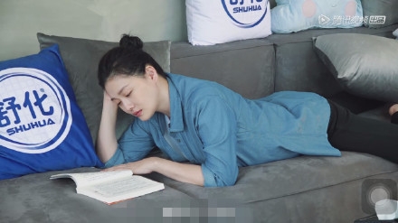 幸福三重奏大s那么爱看书，她看的书很适合做妈妈的看！