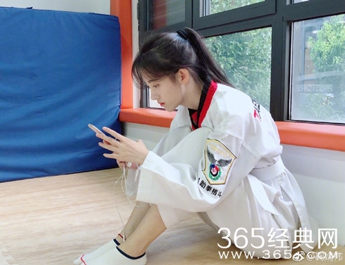 鞠婧祎录制快乐大本营，四千年美女再度来袭！