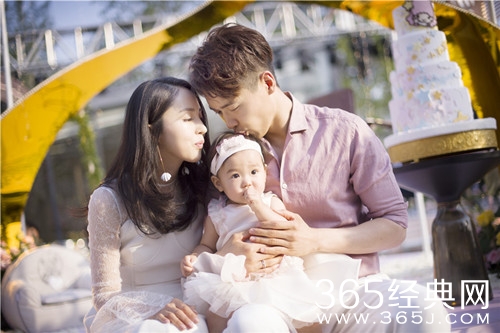 疑似董璇小号曝光 昵称是女儿小酒窝的大名