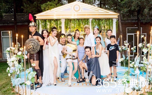 钟丽缇办希腊主题趴 不仅三个女儿出席 这对夫妻也来了