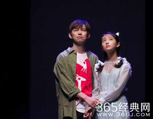 何炅多多话剧彩排 该话剧出自赖声川