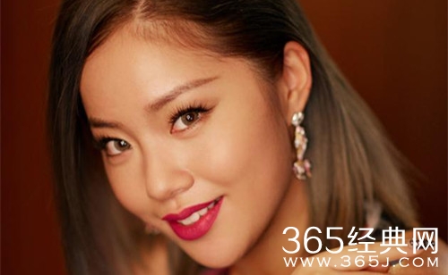 英模回应王菊解约 ：解约赔偿很少，只有六位数