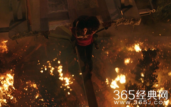 侃侃殿影118：摩天营救极限操作令人屏息，看强森说中国话舌头打结