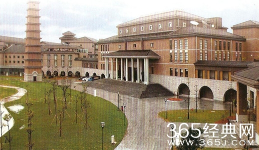 甜蜜暴击正则学院取景是哪所大学？原是企业大学