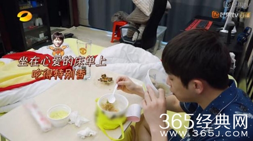 我家那小子武艺这样吃外卖，被称外卖男孩不过分~