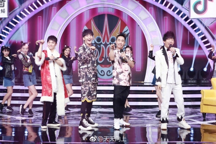 白凯南加盟天天向上，模仿大张伟被网友连连叫好~