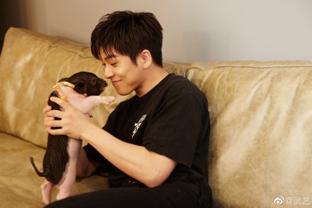 我家那小子单纯武艺，被藏多年心事痛哭