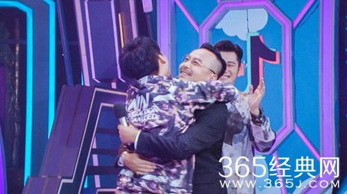 天天向上大张伟熊抱汪涵，泪崩的大老师原来是这样的人