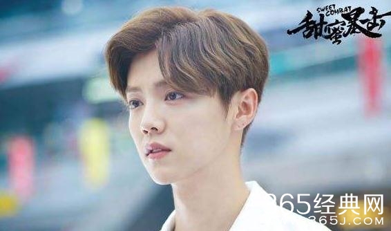 甜蜜暴击方宇会知道穿着玩偶装的是明天吗