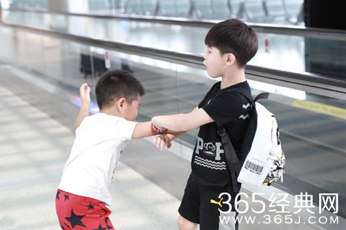 安吉小鱼儿塑料兄弟