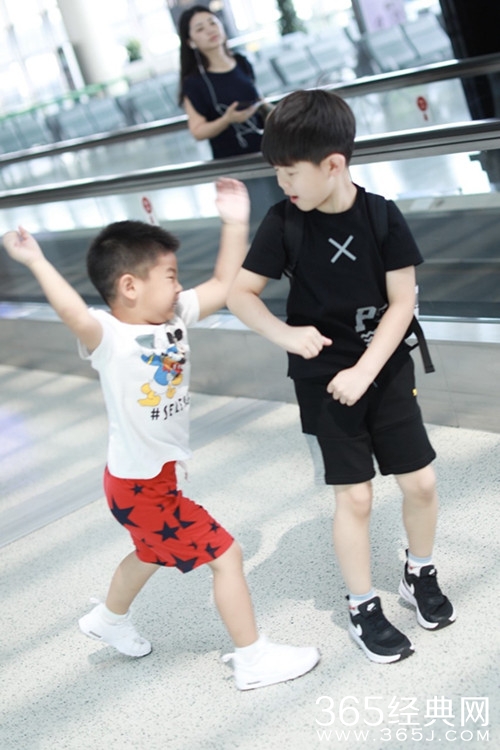 安吉小鱼儿塑料兄弟