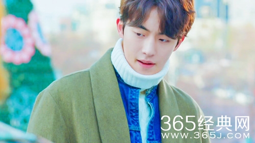 南柱赫被菲律宾女粉丝乱摸 手臂有明显的抓伤