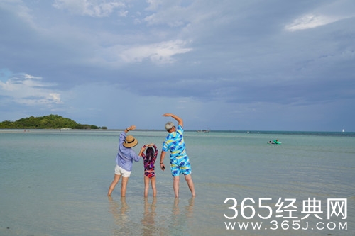 雷佳音老婆晒泳装照 身材十分性感