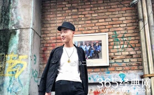 抖音我陪你度过多少寂寞黑夜，又一首火爆抖音的歌曲