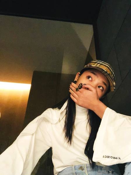 纪凌尘王艺同天发博 出轨似再添佐证