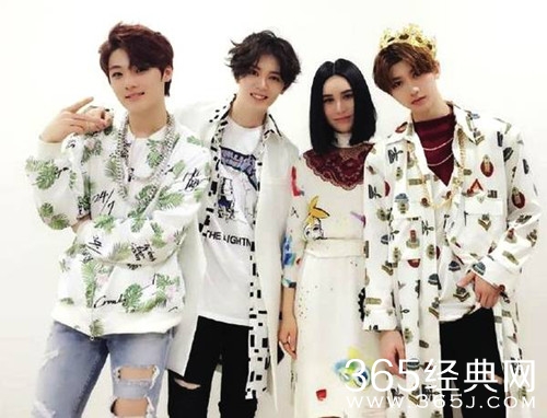 尚雯婕发文为蔡徐坤庆生 两人关系非同一般