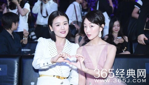 马思纯给鸭子扇风 原因让人哭笑不得