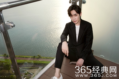 朱一龙酒店遭私生饭围堵 对其造成了严重影响