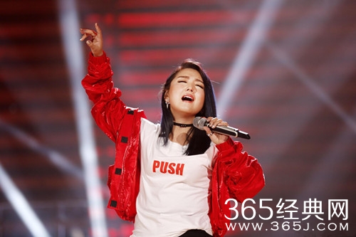 何洁否认婚内出轨 军嫂张馨予力挺