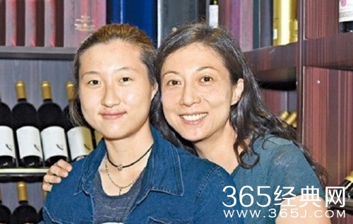 吴卓林被曝卖垃圾为生 父亲是国际巨星的他