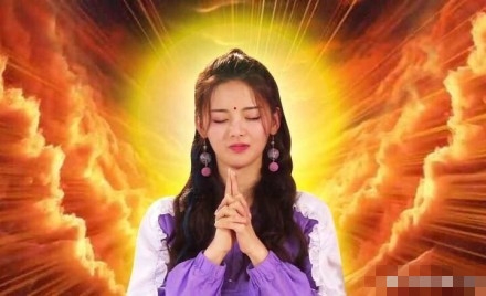 吴宣仪孟美岐退出火箭少女101，杨超越竟成了组合C位