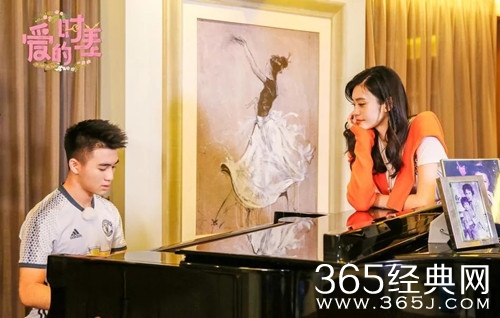 奚梦瑶何猷君恋情实锤来了 见记者立刻分头走