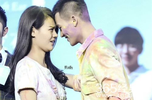 马思纯分手后首发文 为张天爱宣传新剧