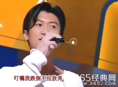 谢霆锋15岁旧照曝光 不得不说男神是从小帅到大的