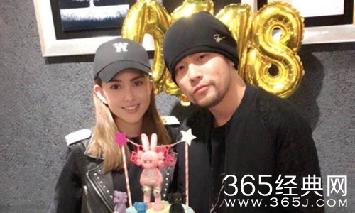 周杰伦晒老婆昆凌荡秋千视频 这日常有点甜