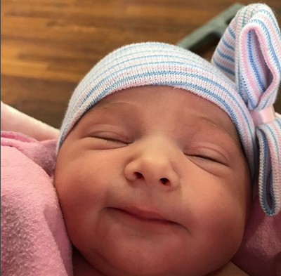 比伯晒照宣布妹妹降生 喜悦之情溢于言表