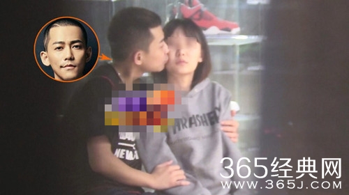 苏醒恋情疑曝光 与女友亲密拥吻 十分甜蜜