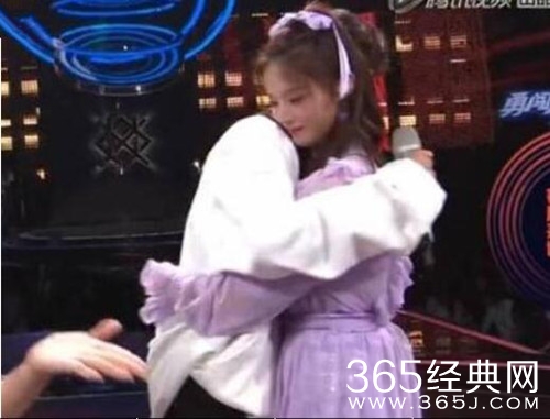 明日之子2田燚杨超越超甜互动，暖暖的很撩人