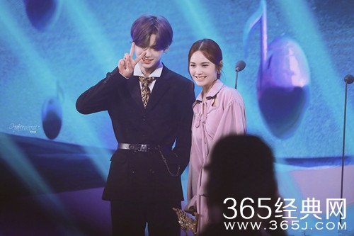 杨丞琳与Justin姐弟相认 大型认亲现场了解一下